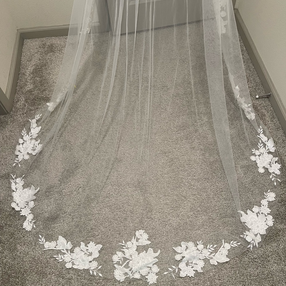 Wedding Veil - Picture 4 of 8